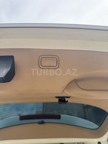 Kia Carnival-16