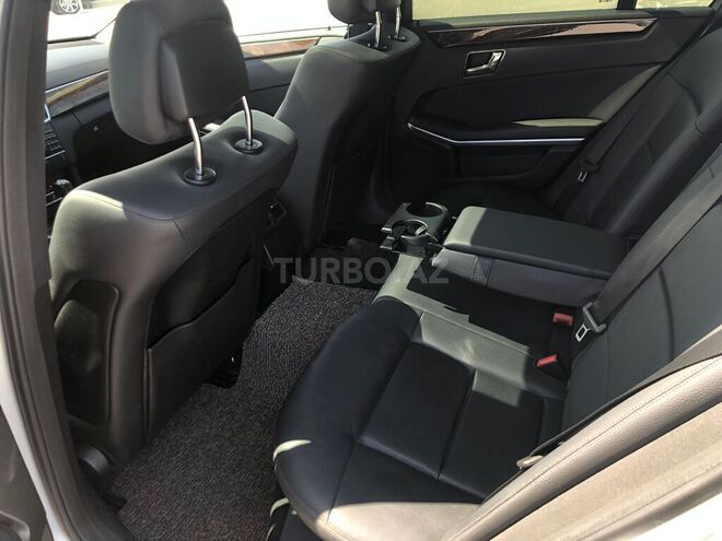 Mercedes E 200-8