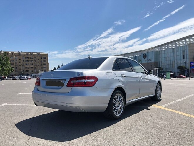 Mercedes E 200-10