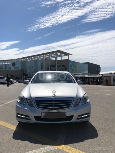 Mercedes E 200-1
