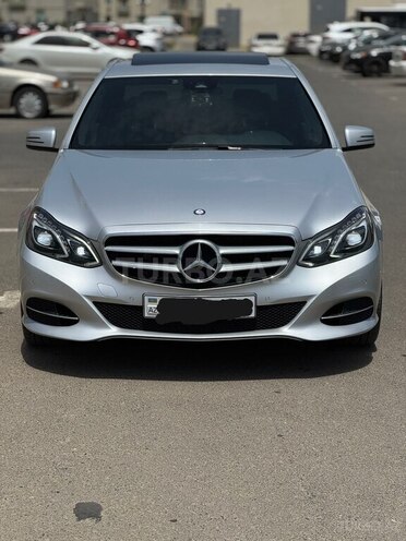 Mercedes E 220-1