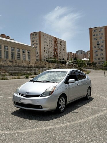 Toyota Prius-2