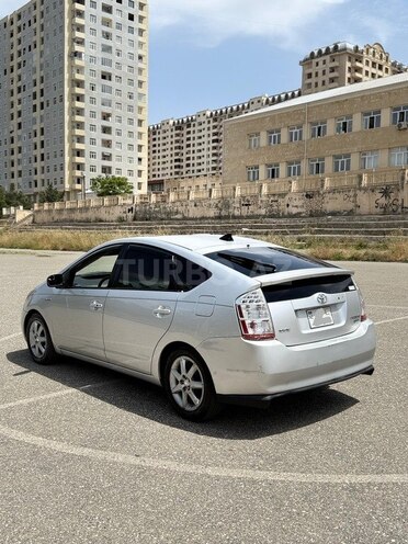Toyota Prius-4