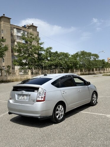 Toyota Prius-5