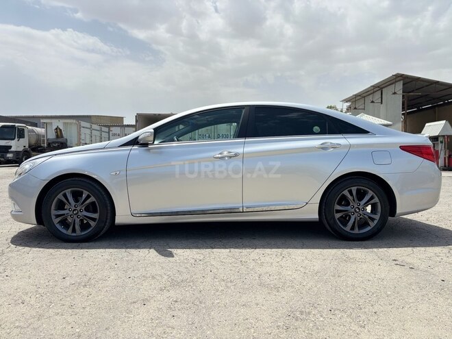 Hyundai Sonata-10
