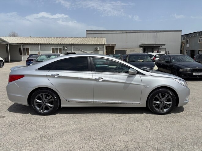 Hyundai Sonata-11