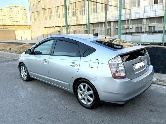 Toyota Prius-7