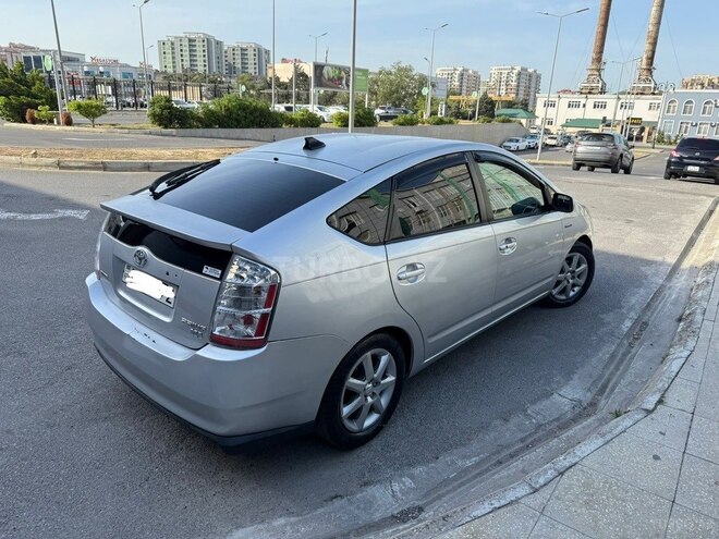 Toyota Prius-8