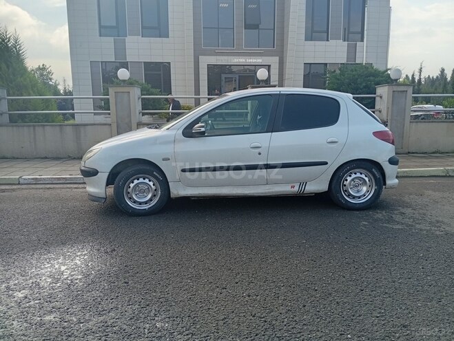 Peugeot 206 2005, 25,640 km - 1.4 l - Bakı