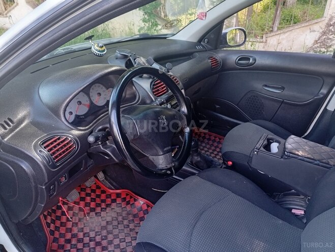 Peugeot 206 2005, 25,640 km - 1.4 l - Bakı