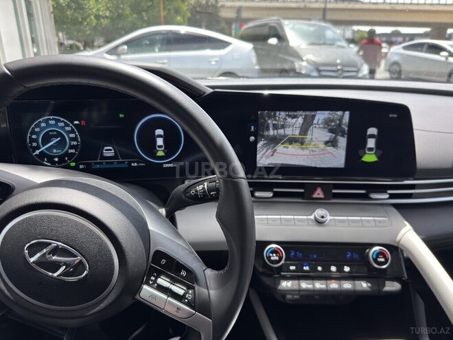 Hyundai Elantra-9