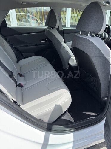 Hyundai Elantra-17
