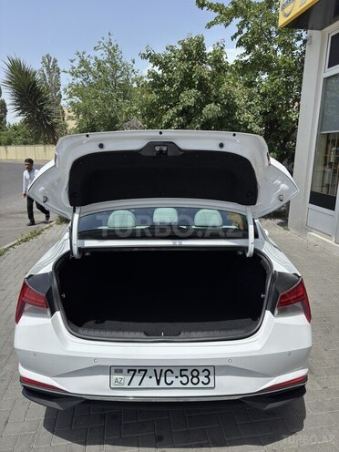 Hyundai Elantra-8