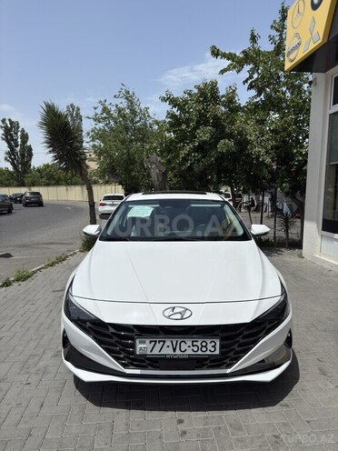 Hyundai Elantra-1