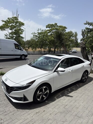 Hyundai Elantra-21