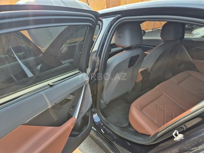 BMW 530e-16