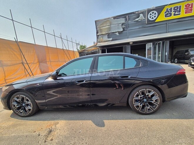 BMW 530e-7