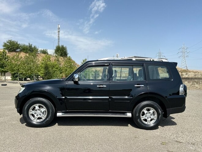 Mitsubishi Pajero-3