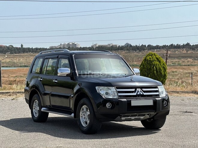 Mitsubishi Pajero-2