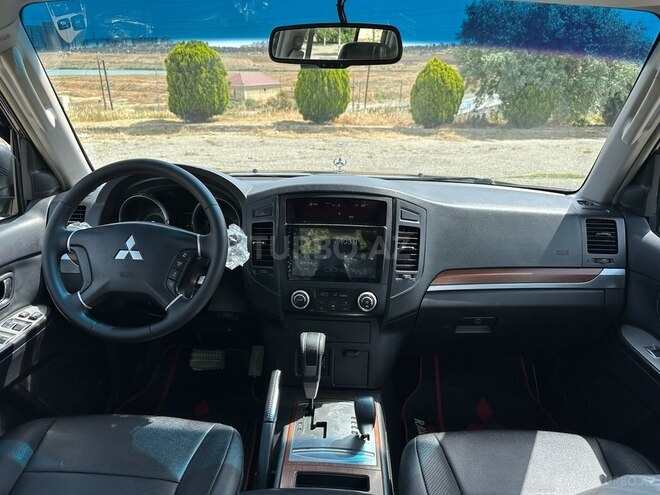 Mitsubishi Pajero-11