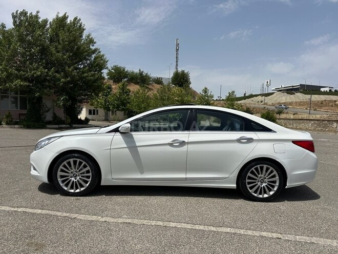 Hyundai Sonata-4