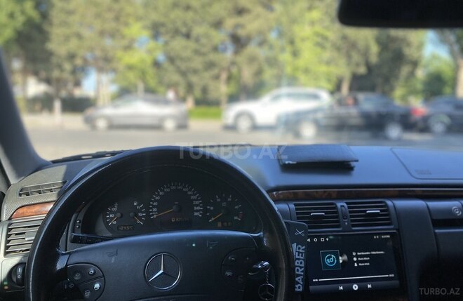 Mercedes E 220 1999, 305,900 km - 2.2 л - Bakı