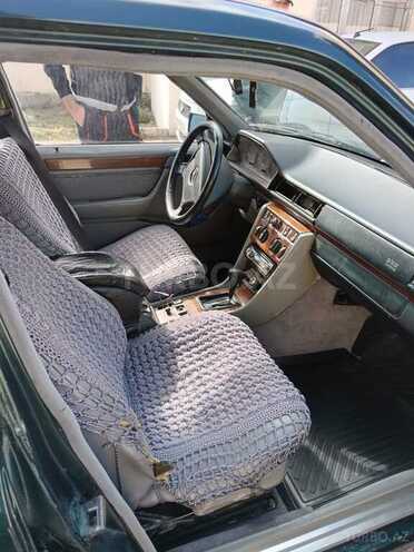 Mercedes E 250 1995, 250,000 km - 2.5 л - Bakı