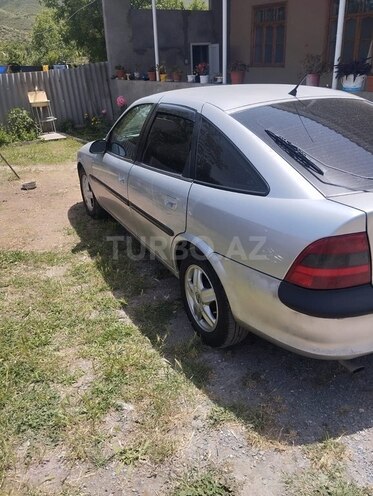Opel Vectra 1997, 285,000 km - 1.8 l - Şəki