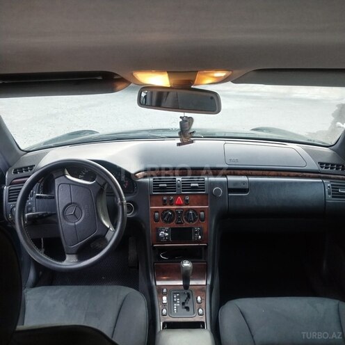 Mercedes E 240 1997, 345,000 km - 2.4 l - Bakı