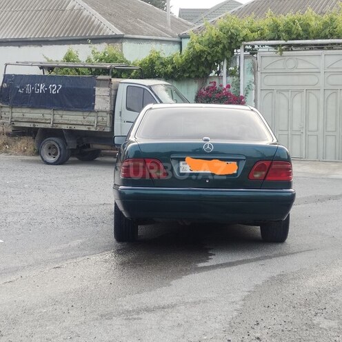 Mercedes E 240 1997, 345,000 km - 2.4 l - Bakı