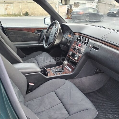 Mercedes E 240 1997, 345,000 km - 2.4 l - Bakı