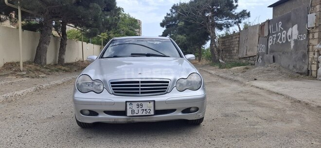 Mercedes C 180 2001, 272,000 km - 2.0 л - Bakı