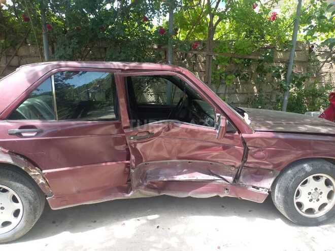 Mercedes 190 1991, 320,000 km - 2.0 l - Bakı