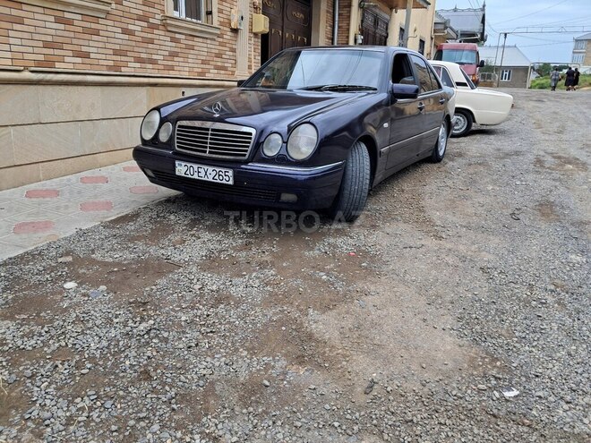 Mercedes C 240 1997, 325,000 km - 2.4 л - Qazax