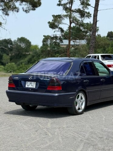 Mercedes C 230 2000, 325,000 km - 2.3 l - Quba