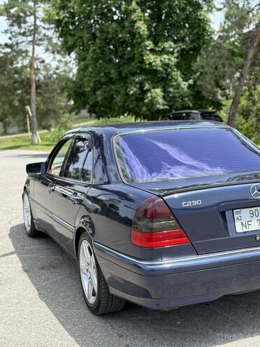 Mercedes C 230 2000, 325,000 km - 2.3 l - Quba