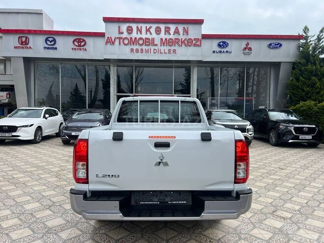 Mitsubishi L200-6