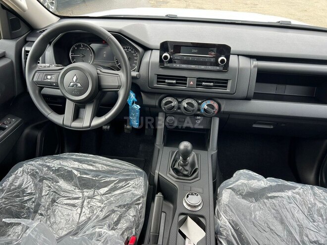 Mitsubishi L200-14