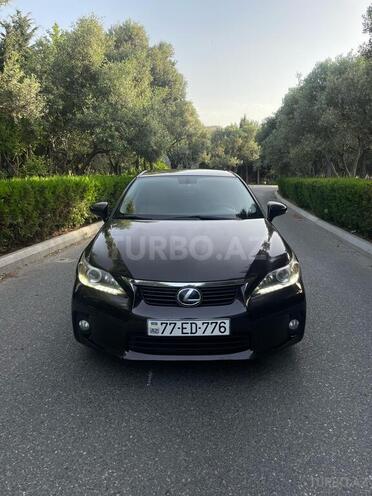 Lexus CT 200h-1