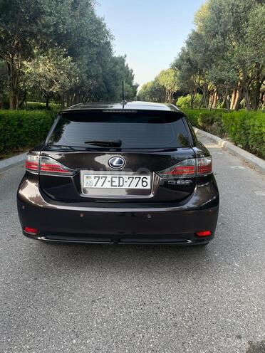 Lexus CT 200h-5