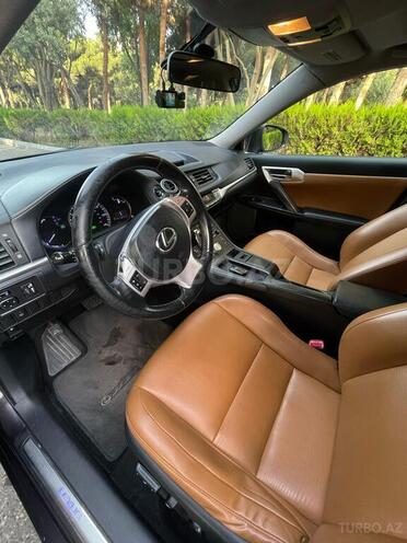 Lexus CT 200h-10