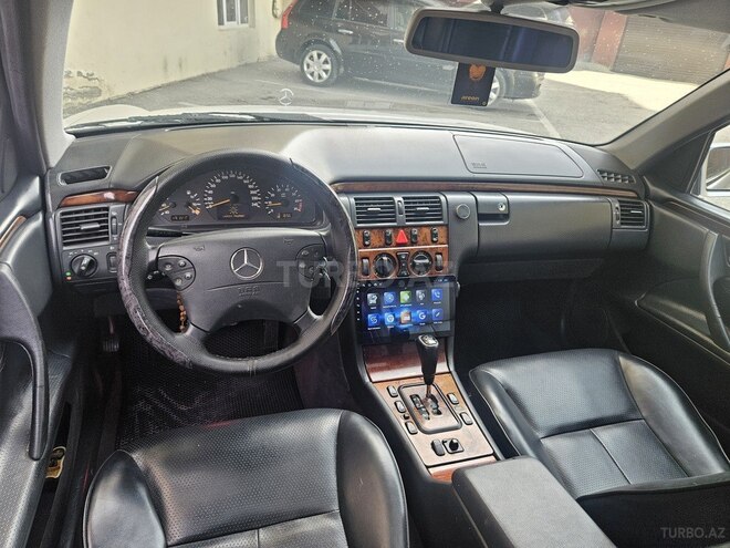 Mercedes E 240 2000, 209,000 km - 2.6 l - Bakı