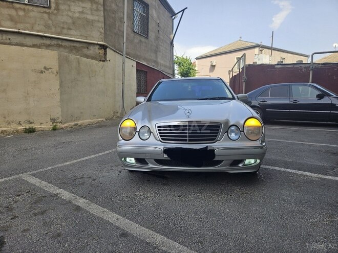 Mercedes E 240 2000, 209,000 km - 2.6 l - Bakı