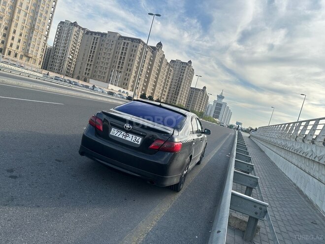 Toyota Camry-13