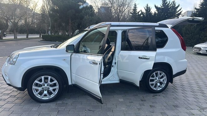 Nissan X-Trail 2013, 230,000 km - 2.5 л - Bakı