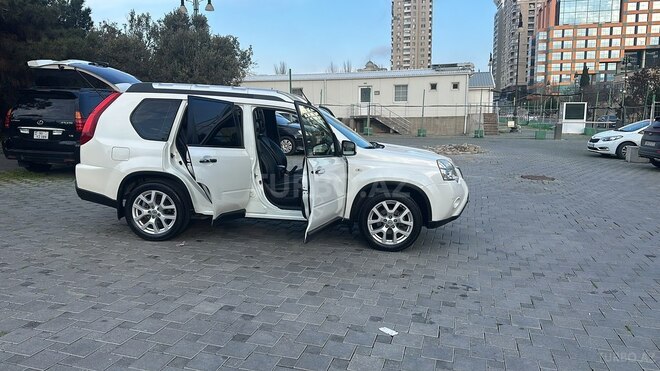 Nissan X-Trail 2013, 230,000 km - 2.5 л - Bakı
