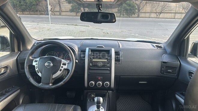Nissan X-Trail 2013, 230,000 km - 2.5 л - Bakı