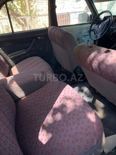 GAZ 3102 1994, 100,000 km - 2.4 л - Yevlax