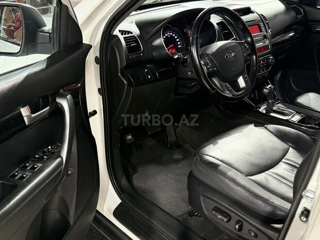 Kia Sorento-13