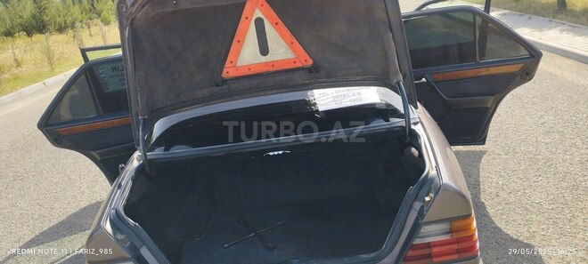 Mercedes E 200 d 1992, 444,444 km - 2.0 l - Masallı